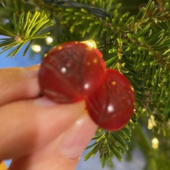 VTG BAKELITE Cherry Red Carved Button EARRINGS - Picture 8 of 9